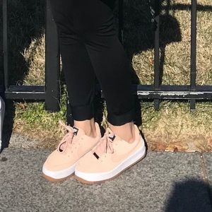 Nike Air Force sage low